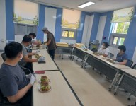 발달장애인자조모임 햄버거만들기